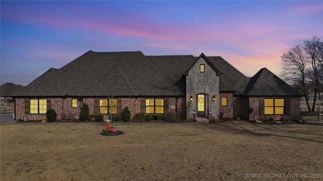 19551 E Slate Drive, Owasso, OK 74055