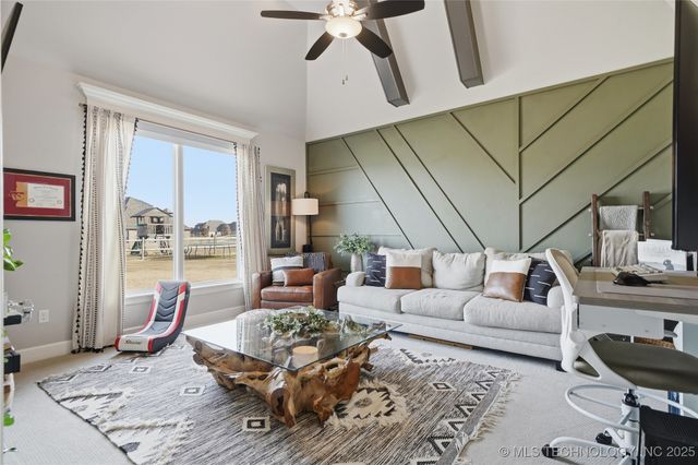 19551 E Slate Drive, Owasso, OK 74055