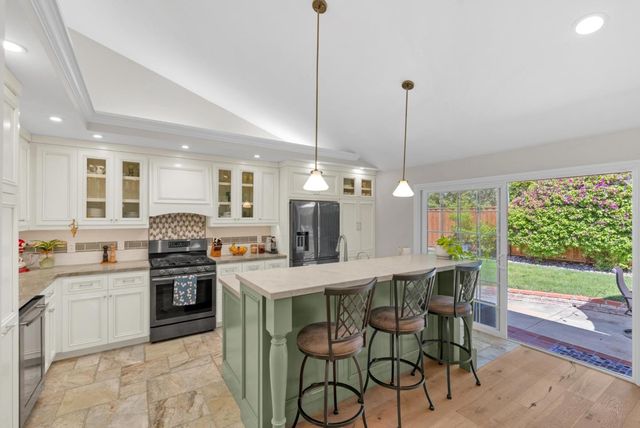 3900 Thousand Oaks Drive, San Jose, CA 95136