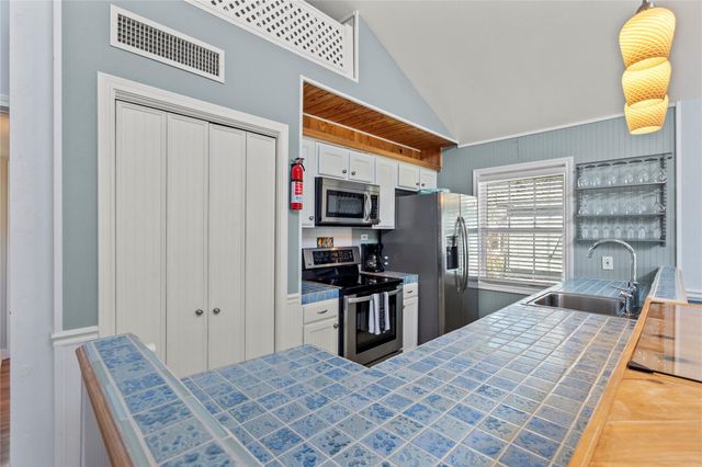 13810 San Domingo Drive, Galveston, TX 77554