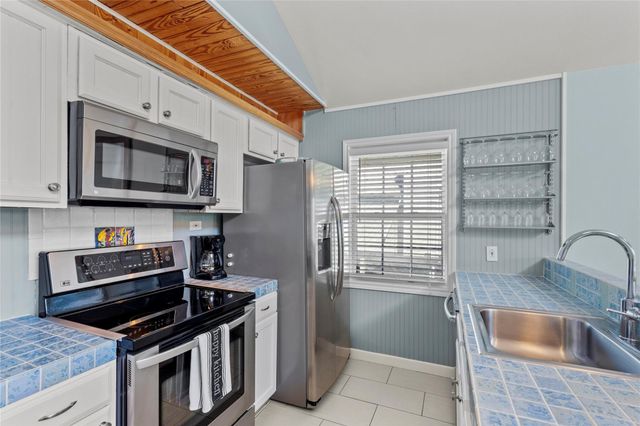 13810 San Domingo Drive, Galveston, TX 77554