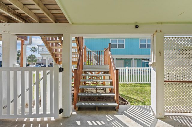 13810 San Domingo Drive, Galveston, TX 77554