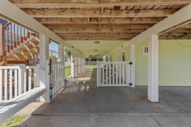 13810 San Domingo Drive, Galveston, TX 77554