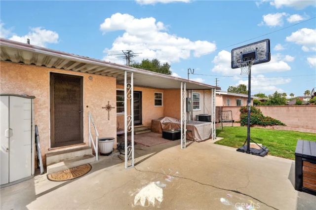 9608 Foster, Bellflower, CA 90706