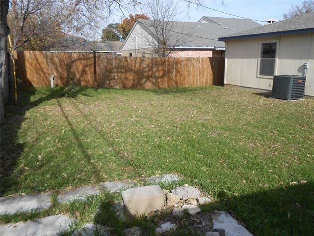6936 Laurelhill Court N, Fort Worth, TX 76133