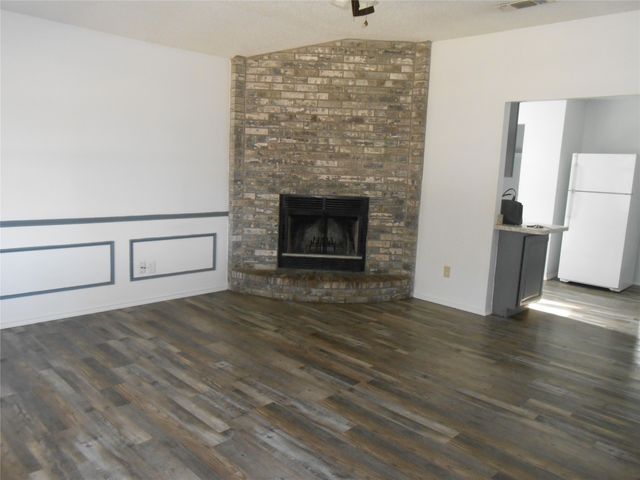 6936 Laurelhill Court N, Fort Worth, TX 76133