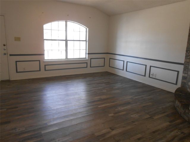 6936 Laurelhill Court N, Fort Worth, TX 76133