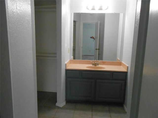 6936 Laurelhill Court N, Fort Worth, TX 76133