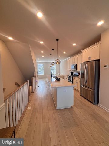 4826 VISTA GLEN LN, Lanham, MD 20706