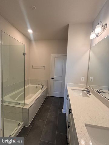 4826 VISTA GLEN LN, Lanham, MD 20706