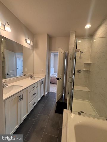 4826 VISTA GLEN LN, Lanham, MD 20706