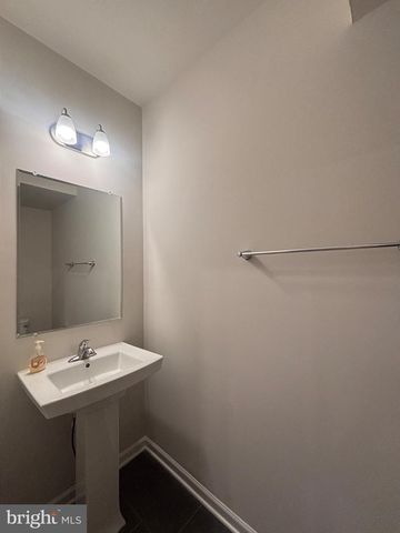 4826 VISTA GLEN LN, Lanham, MD 20706