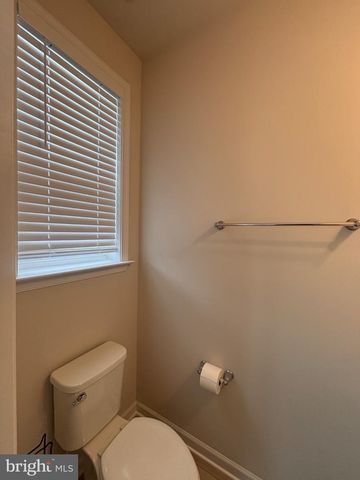 4826 VISTA GLEN LN, Lanham, MD 20706