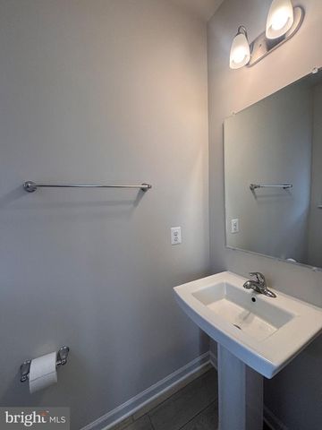 4826 VISTA GLEN LN, Lanham, MD 20706
