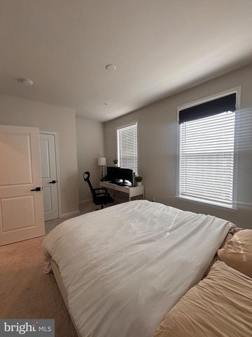 4826 VISTA GLEN LN, Lanham, MD 20706