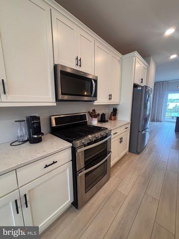 4826 VISTA GLEN LN, Lanham, MD 20706