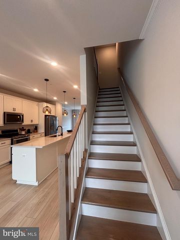 4826 VISTA GLEN LN, Lanham, MD 20706