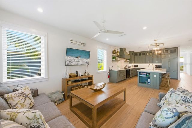 403 20TH PLACE N, Bradenton Beach, FL 34217