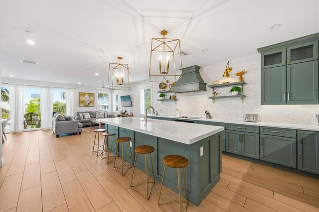 403 20TH PLACE N, Bradenton Beach, FL 34217