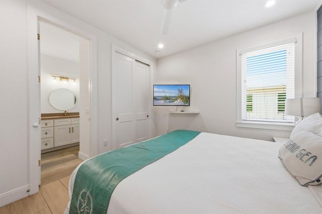 403 20TH PLACE N, Bradenton Beach, FL 34217