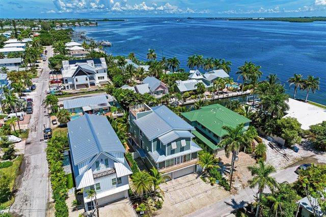 403 20TH PLACE N, Bradenton Beach, FL 34217