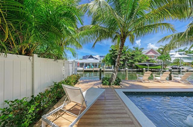 403 20TH PLACE N, Bradenton Beach, FL 34217