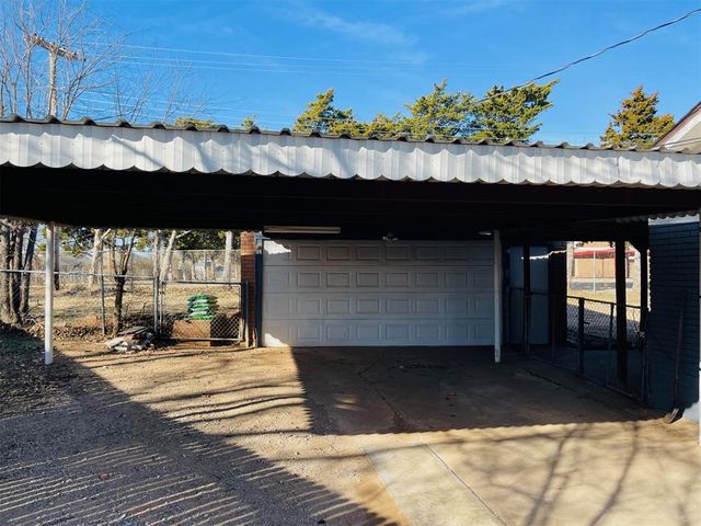 301 Rock Place, Moore, OK 73160