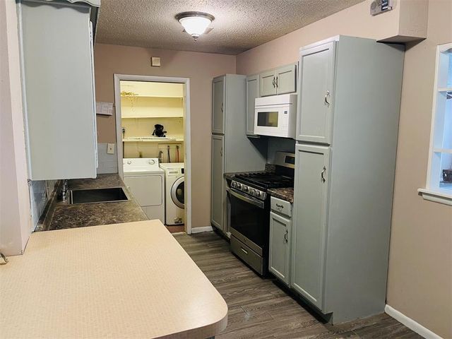 301 Rock Place, Moore, OK 73160