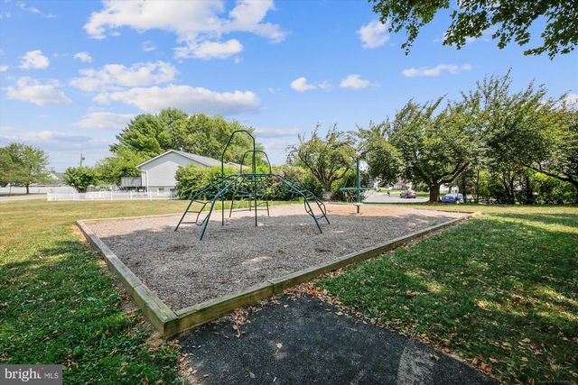 417 WHITE OAK PL, Frederick, MD 21701