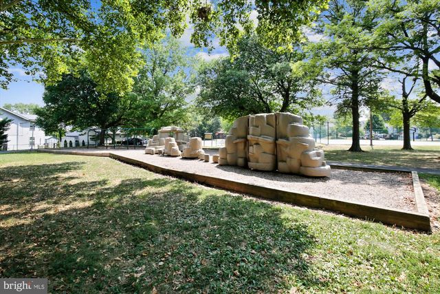 417 WHITE OAK PL, Frederick, MD 21701