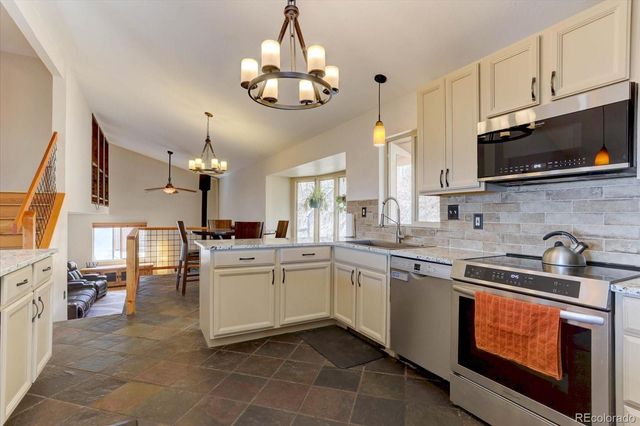 9648 Yegge Road, Morrison, CO 80465