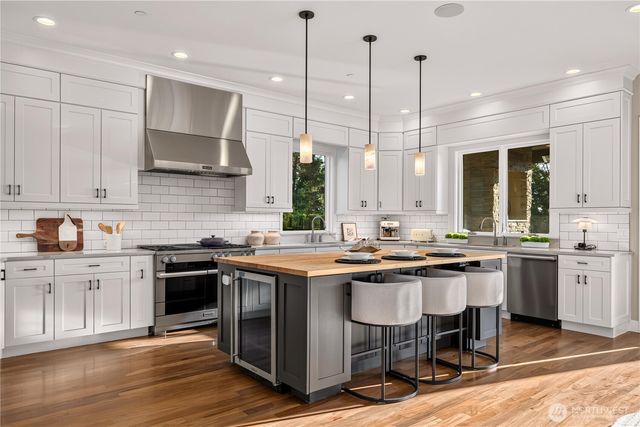 3410 W Mercer Way, Mercer Island, WA 98040