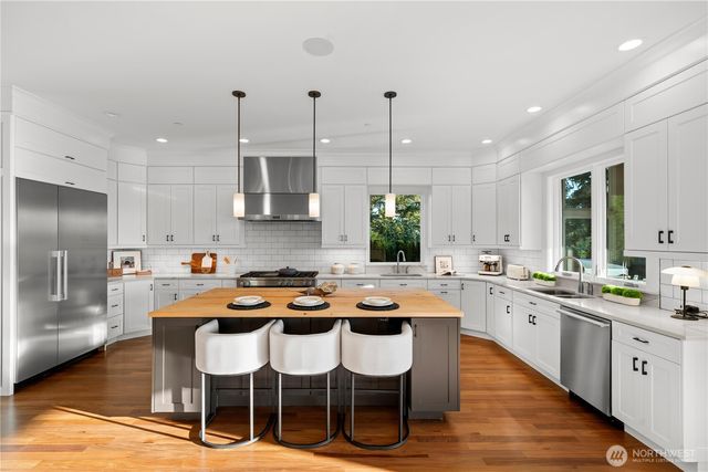 3410 W Mercer Way, Mercer Island, WA 98040