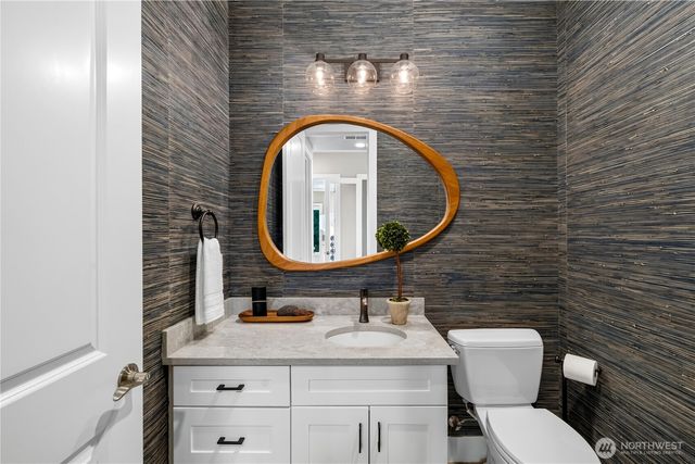 3410 W Mercer Way, Mercer Island, WA 98040