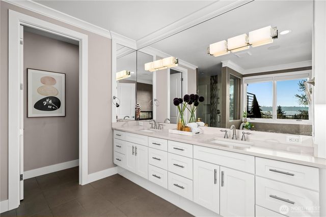 3410 W Mercer Way, Mercer Island, WA 98040