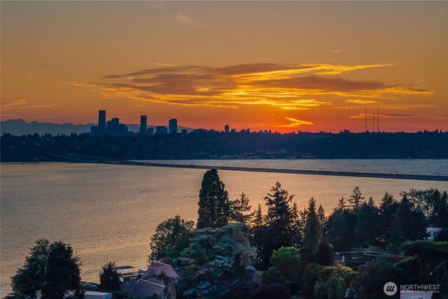 3410 W Mercer Way, Mercer Island, WA 98040