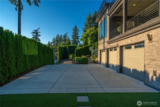 3410 W Mercer Way, Mercer Island, WA 98040