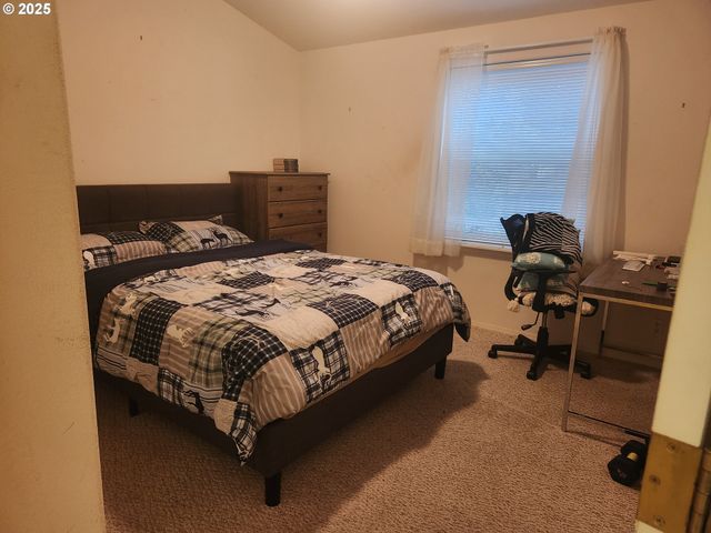 221 LAKELAND Dr, Lakeside, OR 97449