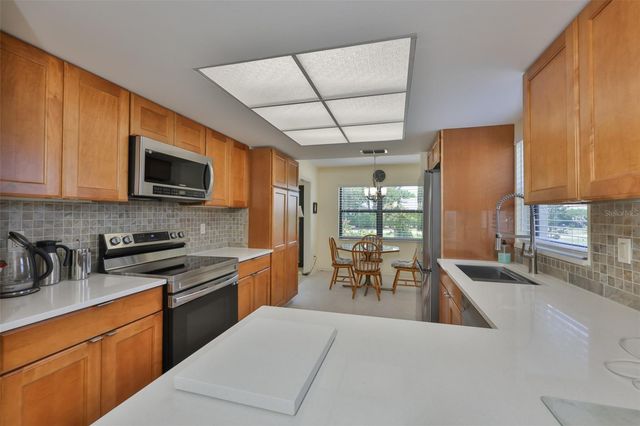2417 LANCASTER DRIVE, Sun City Center, FL 33573