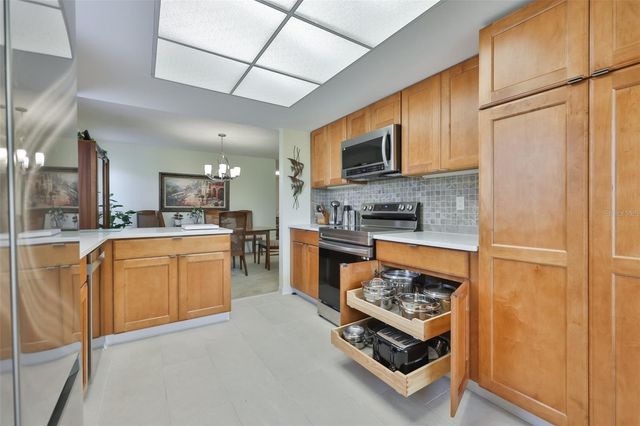 2417 LANCASTER DRIVE, Sun City Center, FL 33573