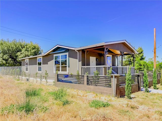 42815 Lowhill Drive, Lake Hughes, CA 93532