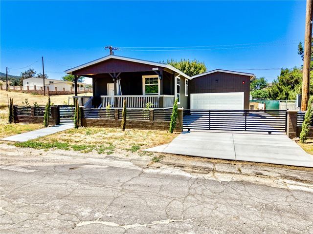 42815 Lowhill Drive, Lake Hughes, CA 93532