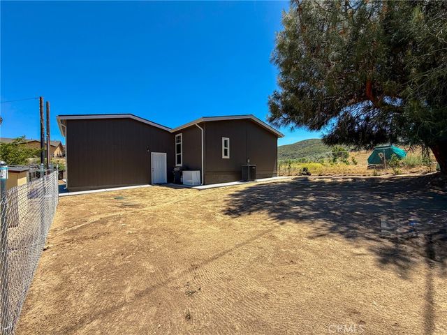 42815 Lowhill Drive, Lake Hughes, CA 93532