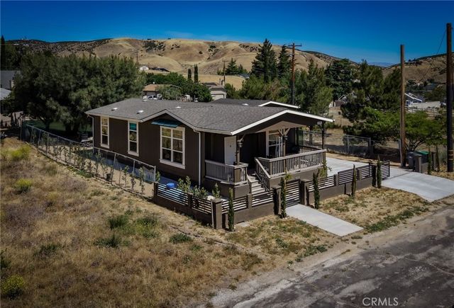 42815 Lowhill Drive, Lake Hughes, CA 93532
