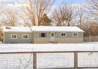22341 Bell Road, New Boston, MI 48164