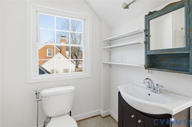 6002 Rois Rd, Richmond, VA 23227