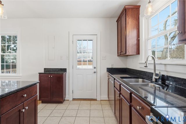 6002 Rois Rd, Richmond, VA 23227