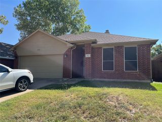 8712 Rainy Lake Drive, Fort Worth, TX 76244