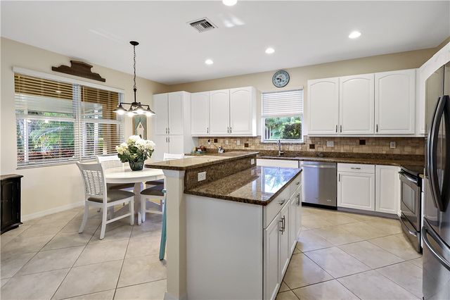 6335 Astor Place, Vero Beach, FL 32966