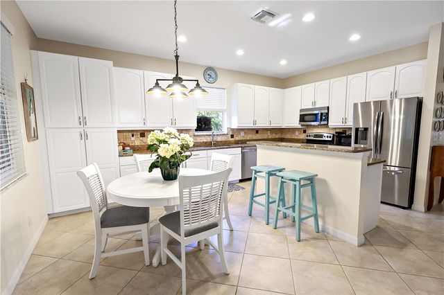 6335 Astor Place, Vero Beach, FL 32966